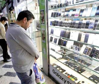 دبیر انجمن واردکنندگان موبایل، تبلت و لوازم جانبی خبر داد؛ توقف واردات گوشی‌های بالای ۶۰۰ دلار